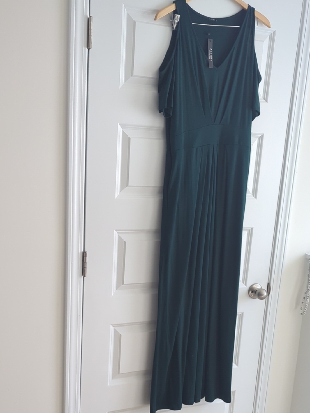 Cold-Shoulder V-Neck Maxi Dress in Deep Green P2P 23 L60